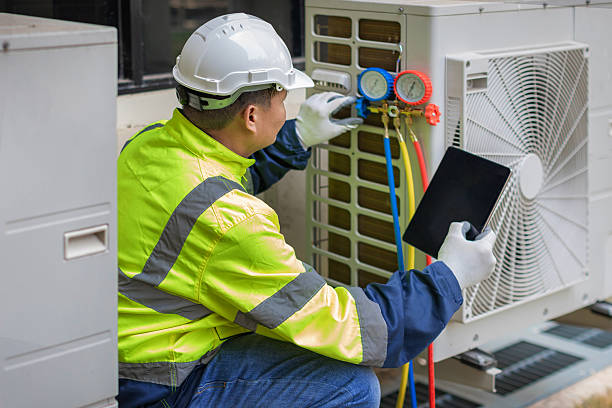Professional Ductwork Repair technician working in Winthrop Harbor, IL